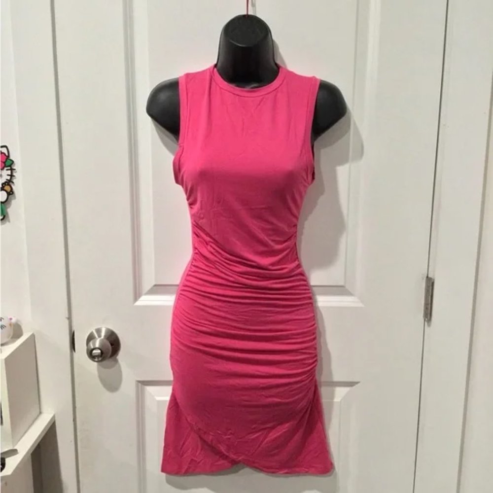 ✨HP✨Sleeves Bodycon Dress - Picture 3 of 6